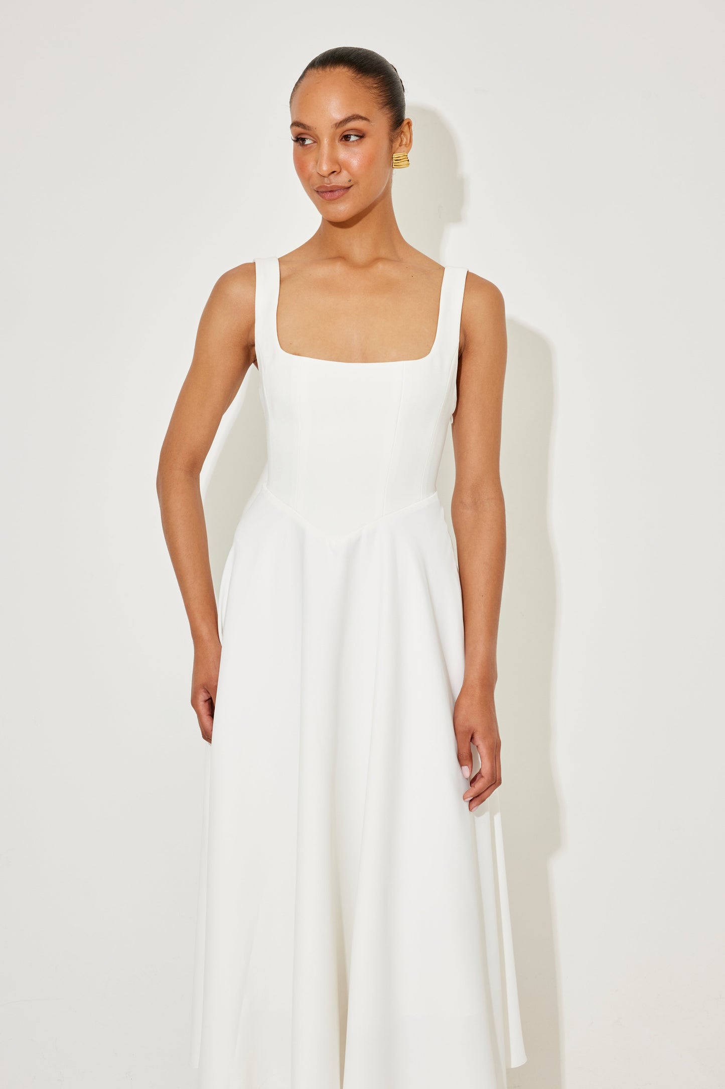 SALMA | VESTIDO FLUIDO Y ATEMPORAL