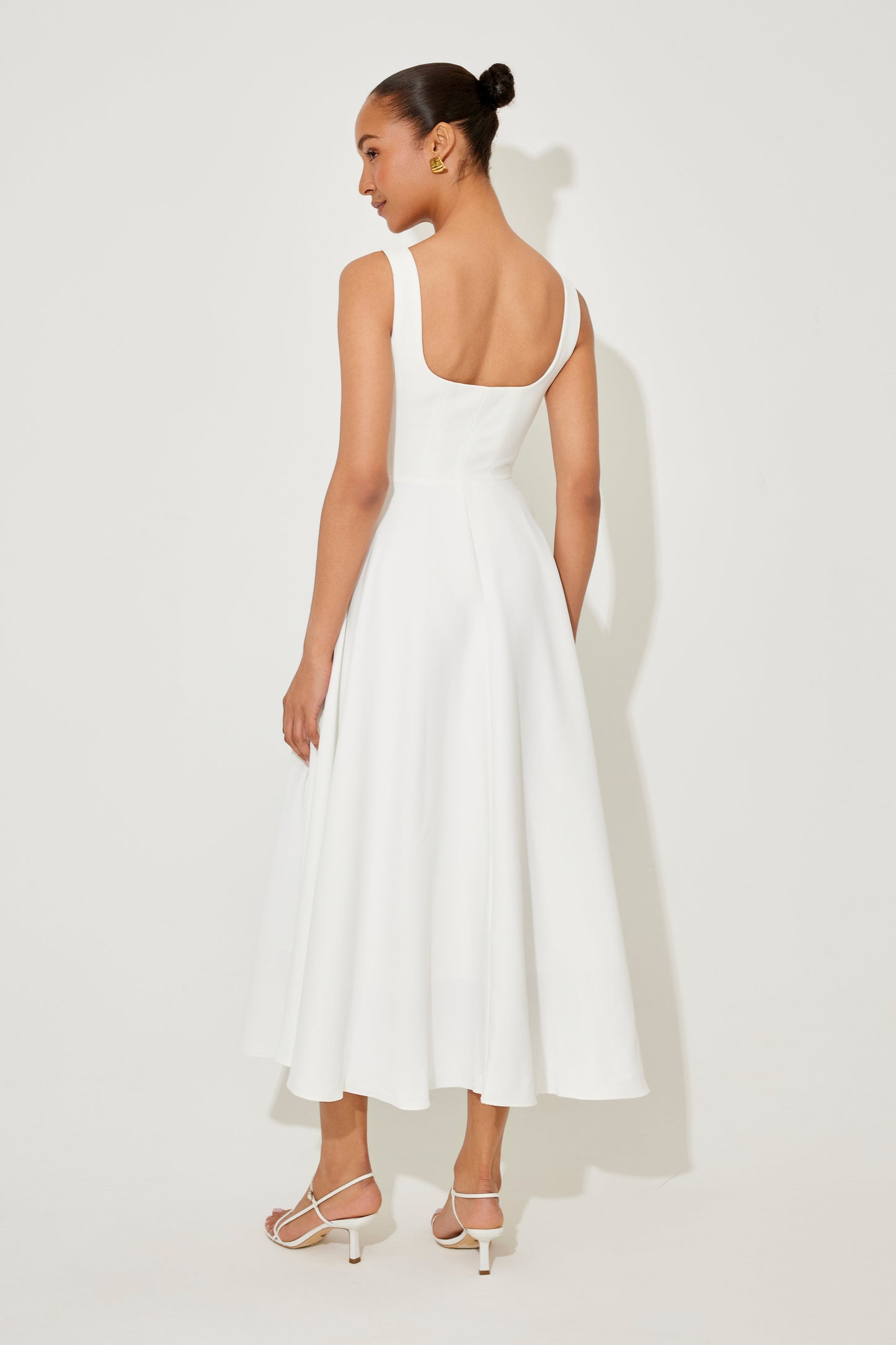 SALMA | VESTIDO FLUIDO Y ATEMPORAL
