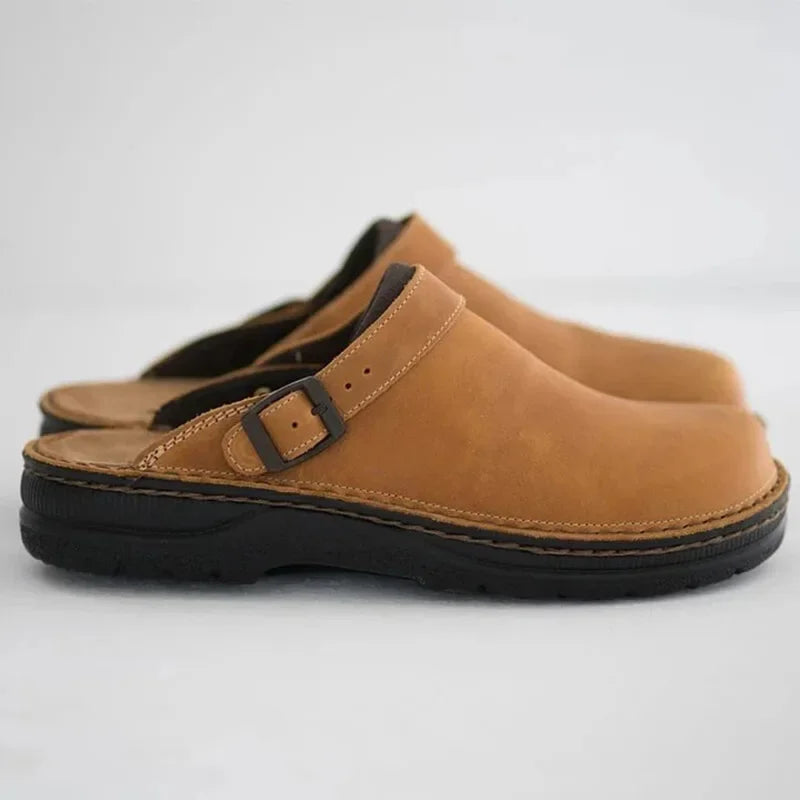BRECK | ZUECO CON CORREA LATERAL AJUSTABLE