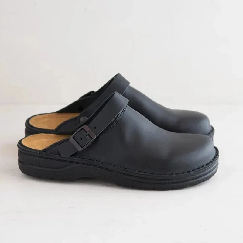 BRECK | ZUECO CON CORREA LATERAL AJUSTABLE